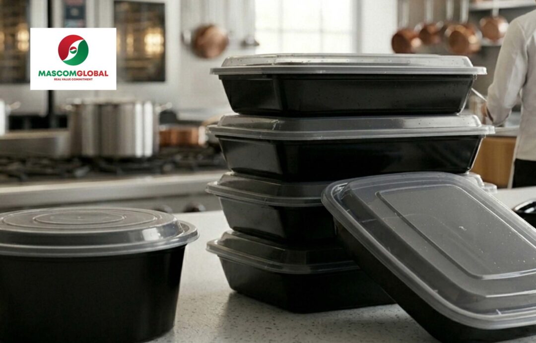 Plastic containers for food packaging