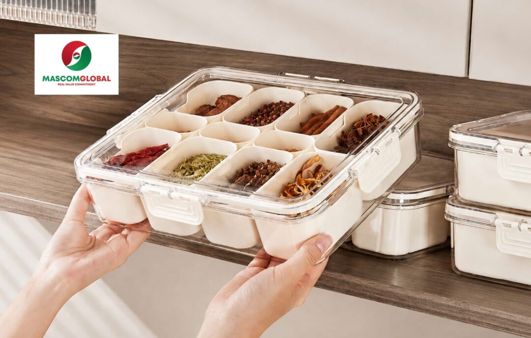 Plastic containers for food packaging